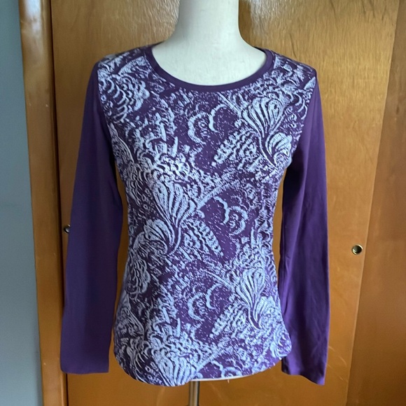 Tahari purple long sleeves top size S. Front design. Crew neckline - Picture 7 of 16